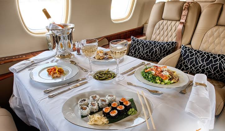 In-flight luxury dining